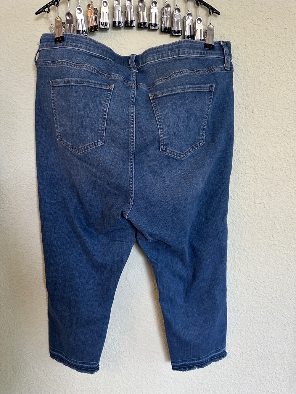 Torrid Blue Distressed Cropped length Skinny Jeans - Picture 4 of 4